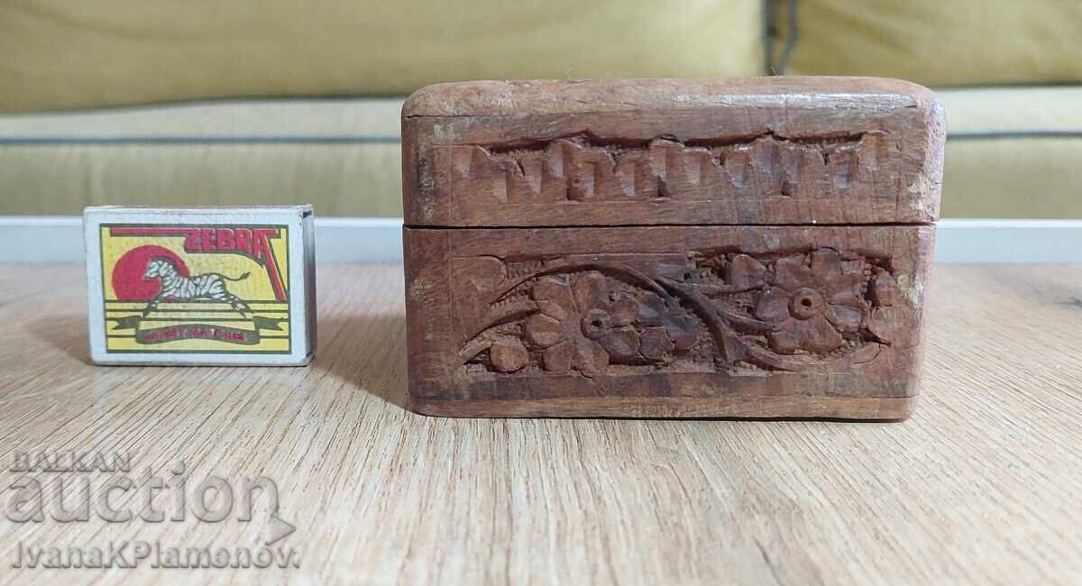 Cutie sculptată în lemn pentru cunoscători - 7
