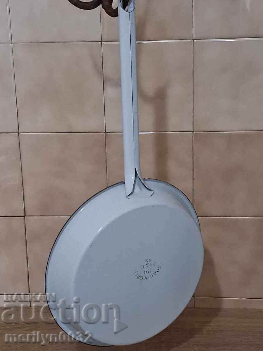 Tigaie bulgărească emailată vas de bucătărie emailat cu preț € 27.61 | 54.00 BGN