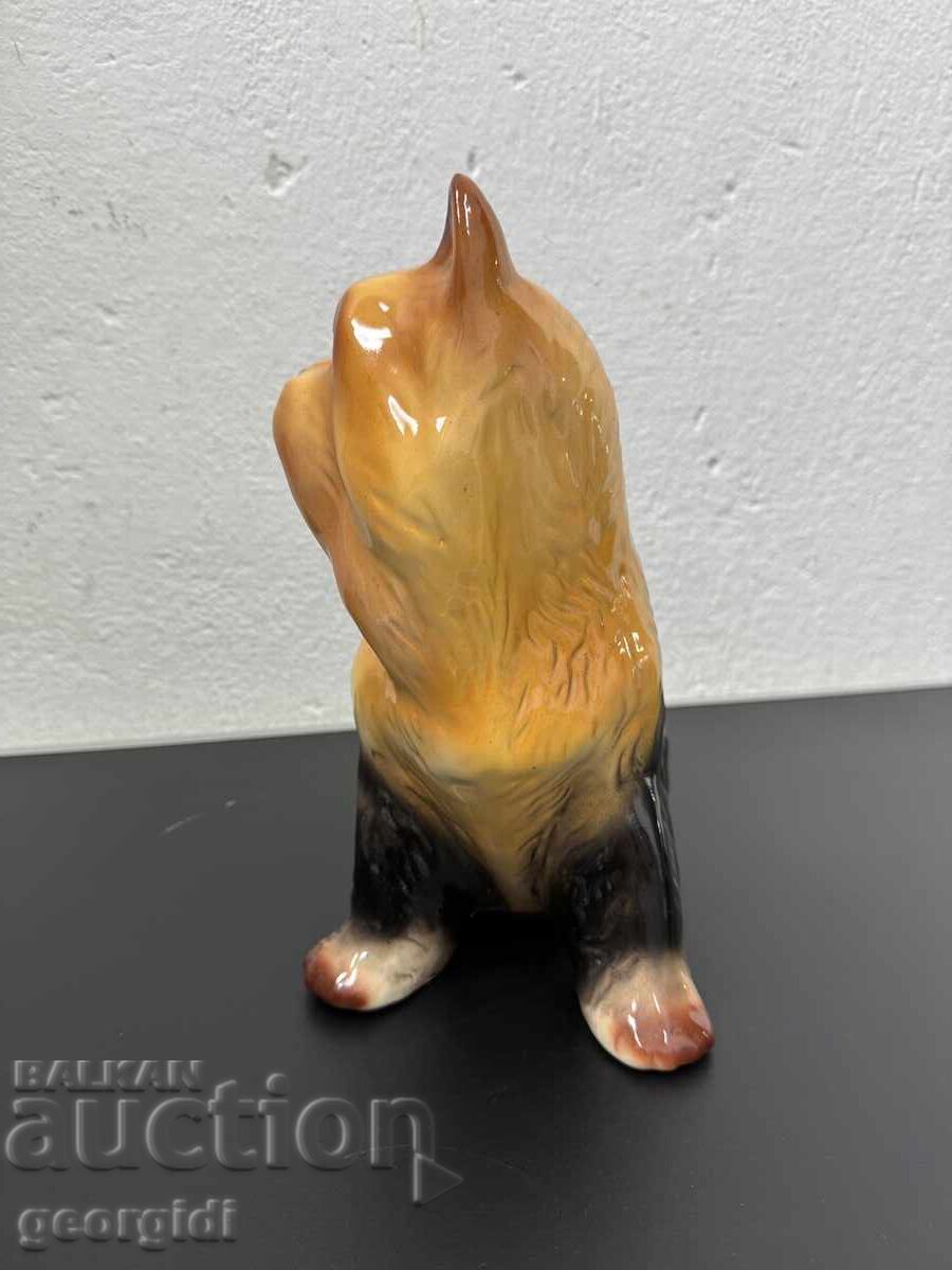Голяма порцеланова фигура на Йорки. №8165 с цена € 39.00 | 76.28 лв. Голяма порцеланова фигура на Йорки. №8165 с цена € 39.00 | 76.28 лв.