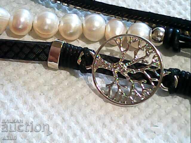Delivery of Beautiful leather bracelet with natural pearls Delivery of Beautiful leather bracelet with natural pearls