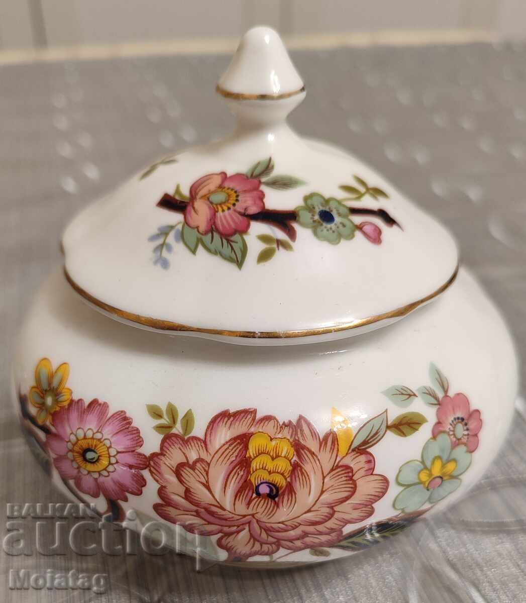 Licitație Vază și zaharniță, cu ornament floral