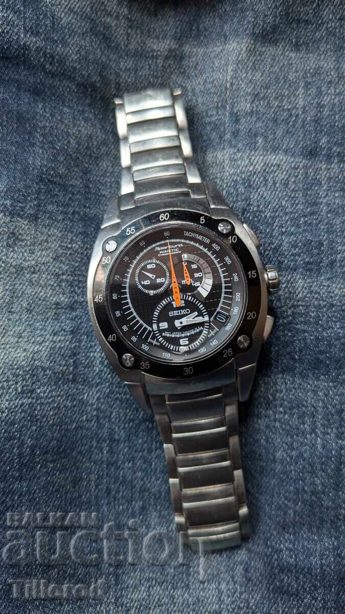 Cultul Seiko Sportura Kinetic Chronograph (7L22-0AS0) cu preț € 149.00 | 291.42 BGN