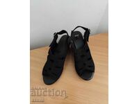 New black sandals size 36