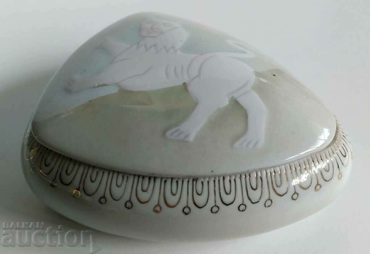 SOC BULGARIAN PORCELAIN JEWELRY BOX WITH LION CAP - 6