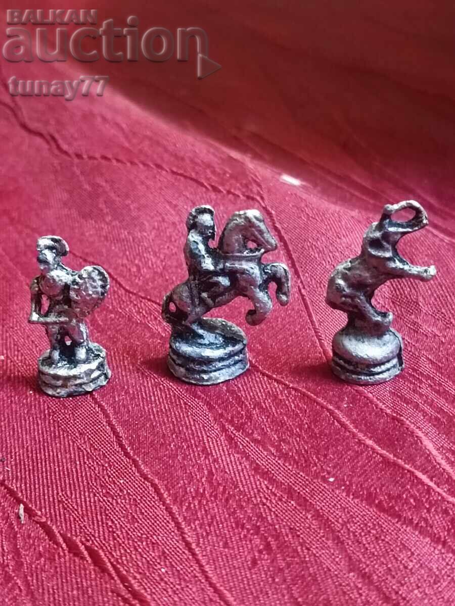 Масивни метални фигори