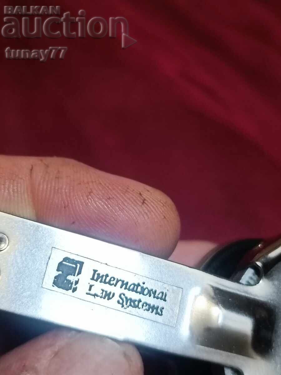 Clipsuri vintage în relief rare cu preț € 8.00 | 15.65 BGN