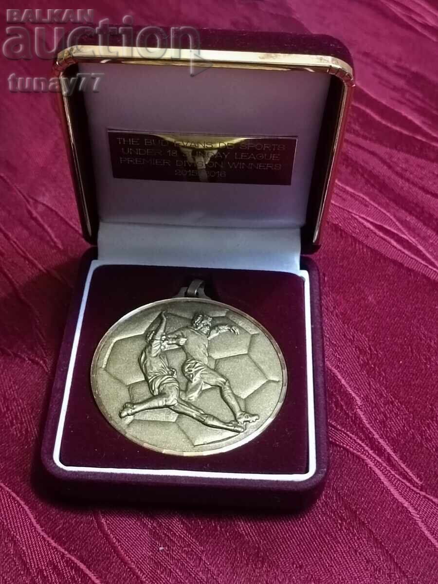 Medalie vintage, ordin, distincție, premiu, cutie de catifea