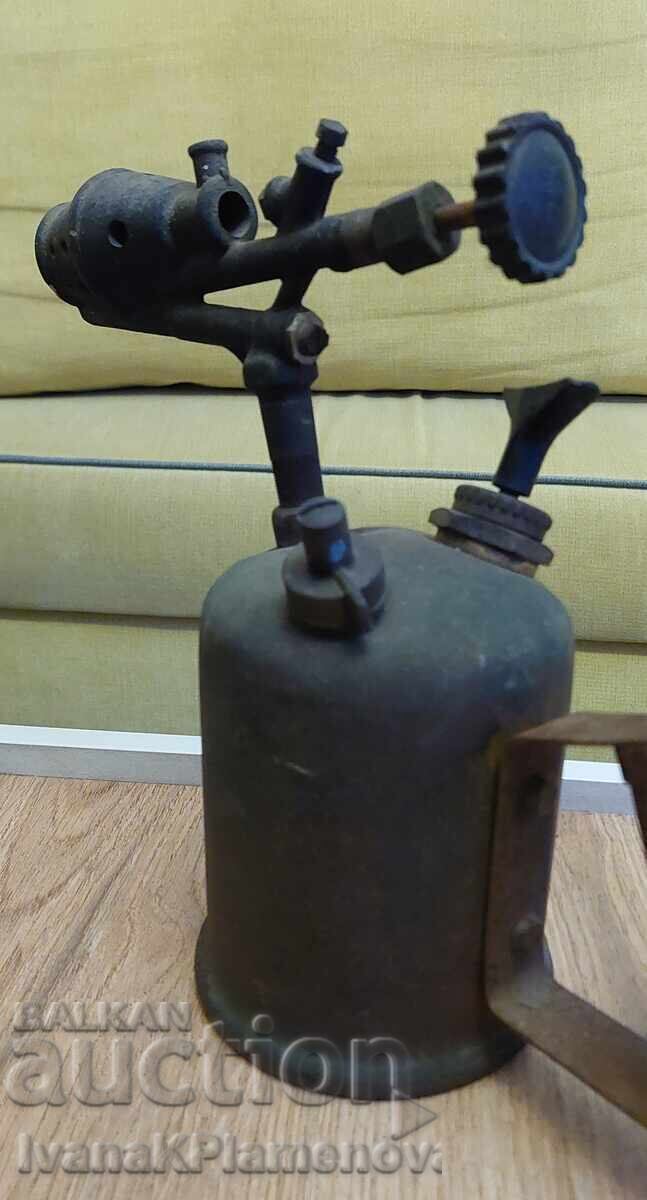 Delivery of Vintage socialist-era bronze gasoline burner for connoisseurs Delivery of Vintage socialist-era bronze gasoline burner for connoisseurs