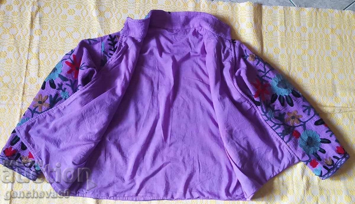 Jachetă frumoasă din bumbac brodat cu motive florale cu preț € 35.00 | 68.45 BGN