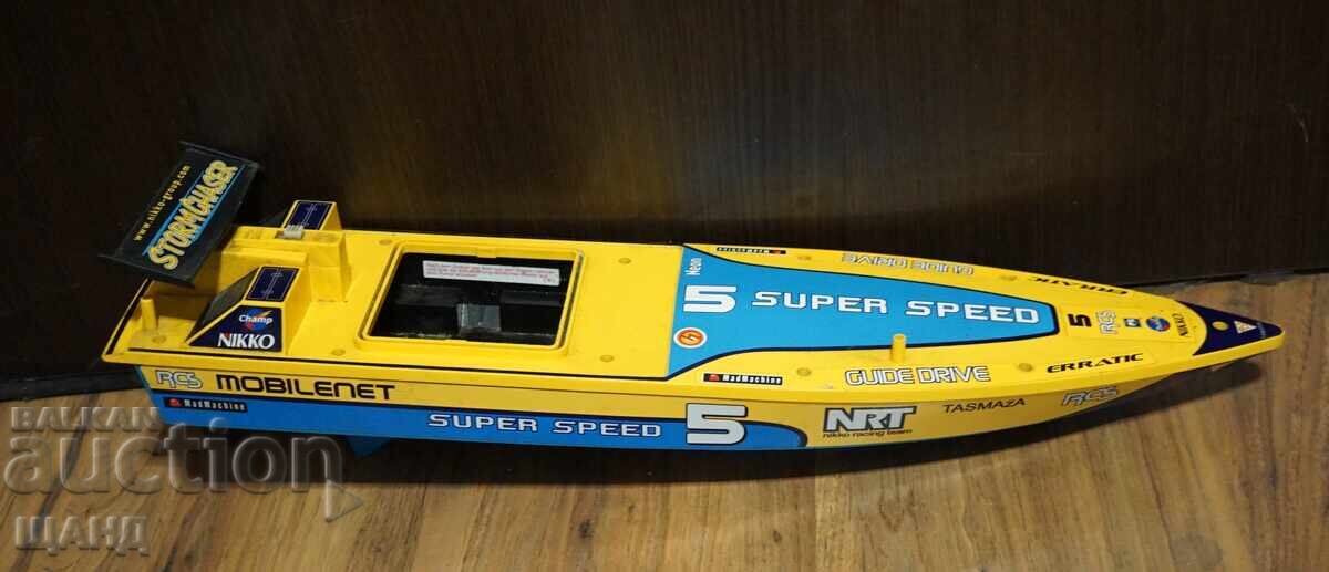 NIKKO Jucărie veche mare din plastic model barcă cu motor NIKKO Jucărie veche mare din plastic model barcă cu motor