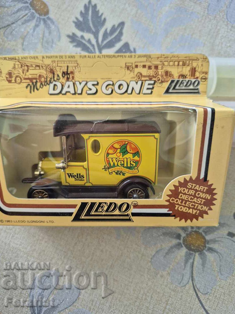 Licitație Mașinuțe și camionete, inclusiv Matchbox, la 15 euro bucata