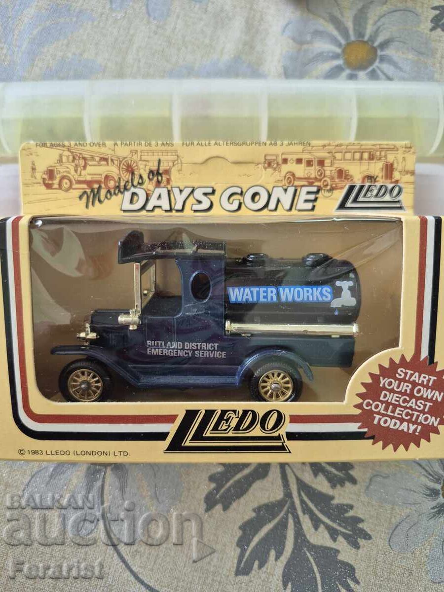 Licitație Mașinuțe și camionete, inclusiv Matchbox, la 15 euro bucata Licitație Mașinuțe și camionete, inclusiv Matchbox, la 15 euro bucata