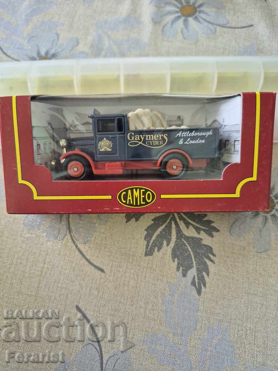 Livrarea Mașinuțe și camionete, inclusiv Matchbox, la 15 euro bucata Livrarea Mașinuțe și camionete, inclusiv Matchbox, la 15 euro bucata