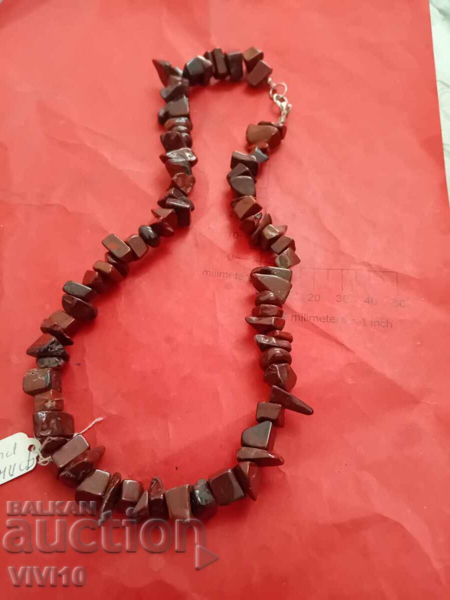 Старинно колие от червен яспис с цена 20.00 €