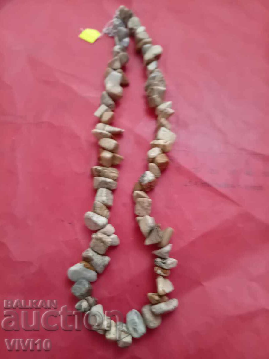 Старинно колие от яспис