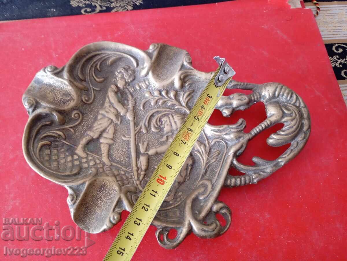 Auction  Vintage cigar ashtray