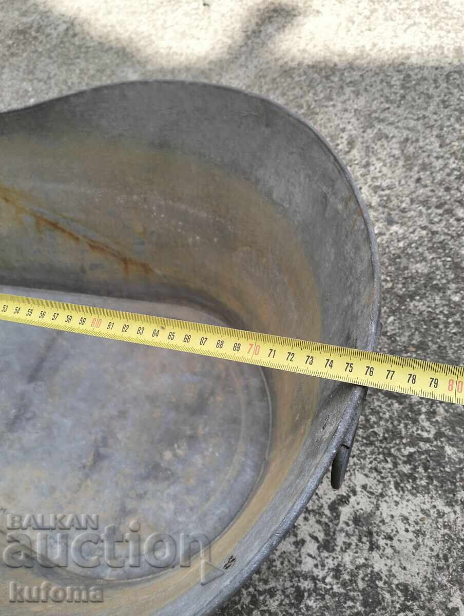 Veche cadă de baie din tablă zincată cu preț € 54.99 | 107.55 BGN