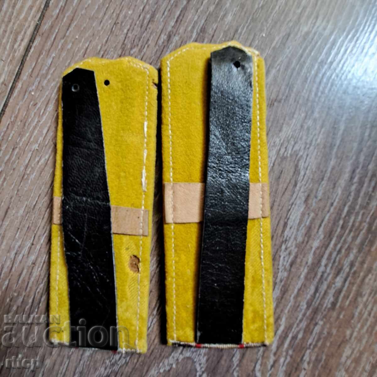 Epoleti regali de tanchist, Brigada Blindată M36 cu preț € 300.00 | 586.75 BGN