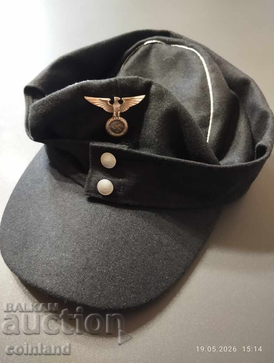 Șapcă nazistă germană REPRODUCERE cu preț € 40.00 | 78.23 BGN Șapcă nazistă germană REPRODUCERE cu preț € 40.00 | 78.23 BGN