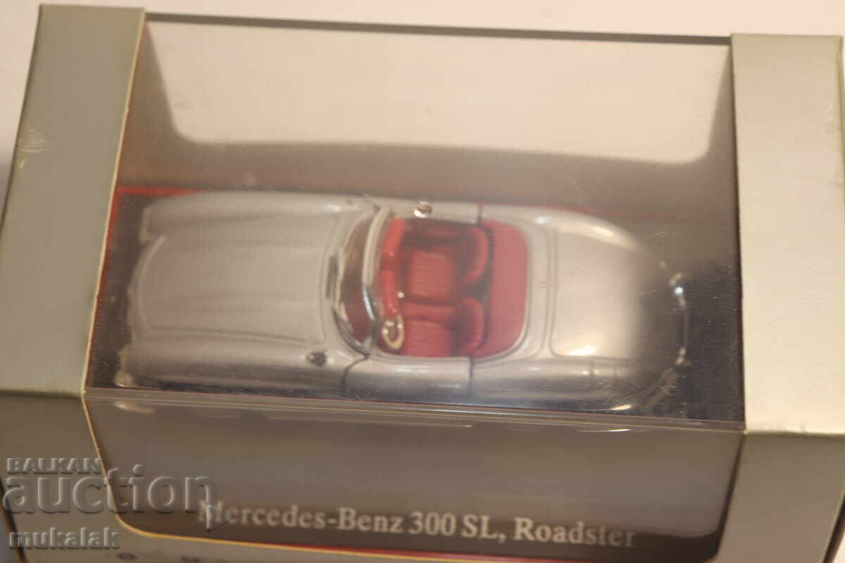 Licitație MODEL MAȘINUȚĂ MERCEDES BENZ 300 SL 1/43 DEALER
