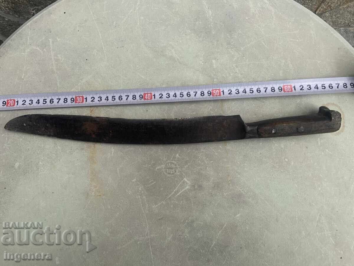 CUȚIT KARAKULAK UNEALTĂ VECHE CU PLĂSELE DIN OS cu preț € 119.00 | 232.74 BGN CUȚIT KARAKULAK UNEALTĂ VECHE CU PLĂSELE DIN OS cu preț € 119.00 | 232.74 BGN