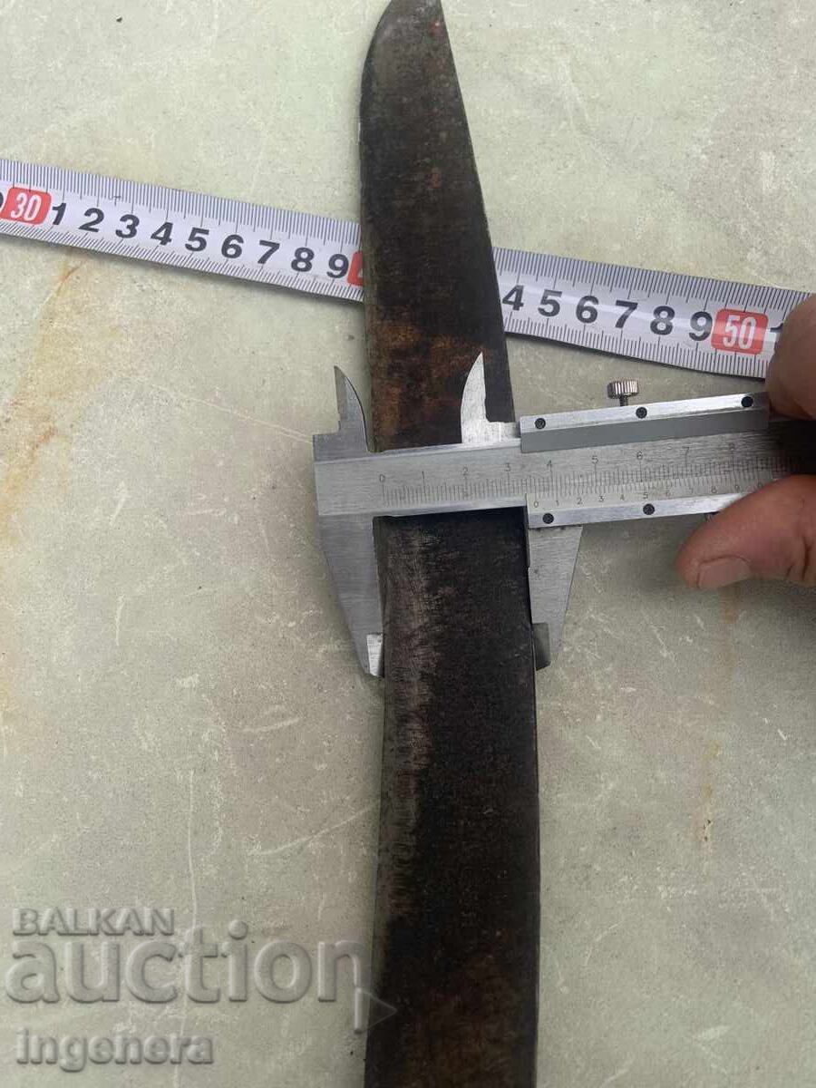 CUȚIT KARAKULAK UNEALTĂ VECHE CU PLĂSELE DIN OS - 5 CUȚIT KARAKULAK UNEALTĂ VECHE CU PLĂSELE DIN OS - 5