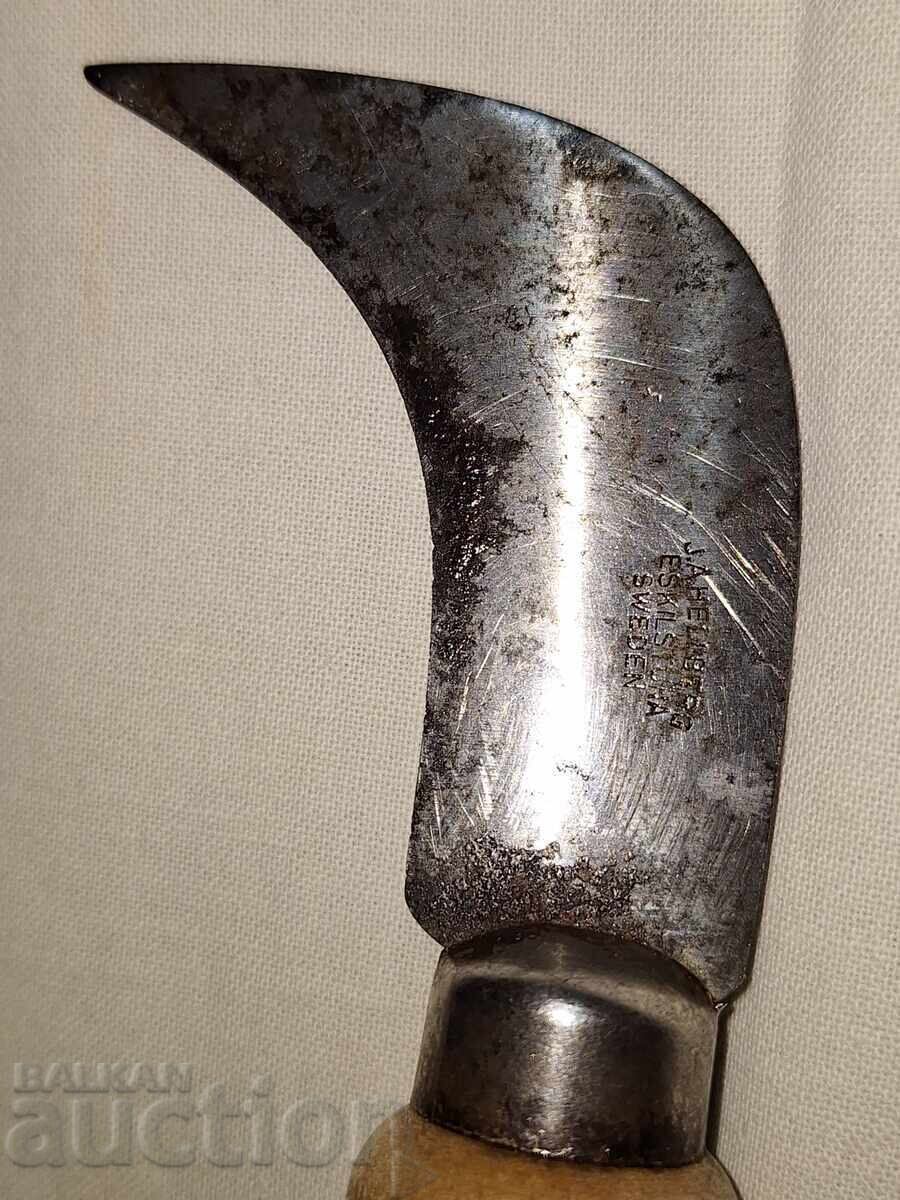 Old knife with a curved saddler's blade--Eskilstuna Sweden with price 30.00 €