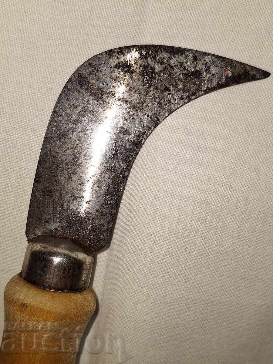 Delivery of Old knife with a curved saddler's blade--Eskilstuna Sweden