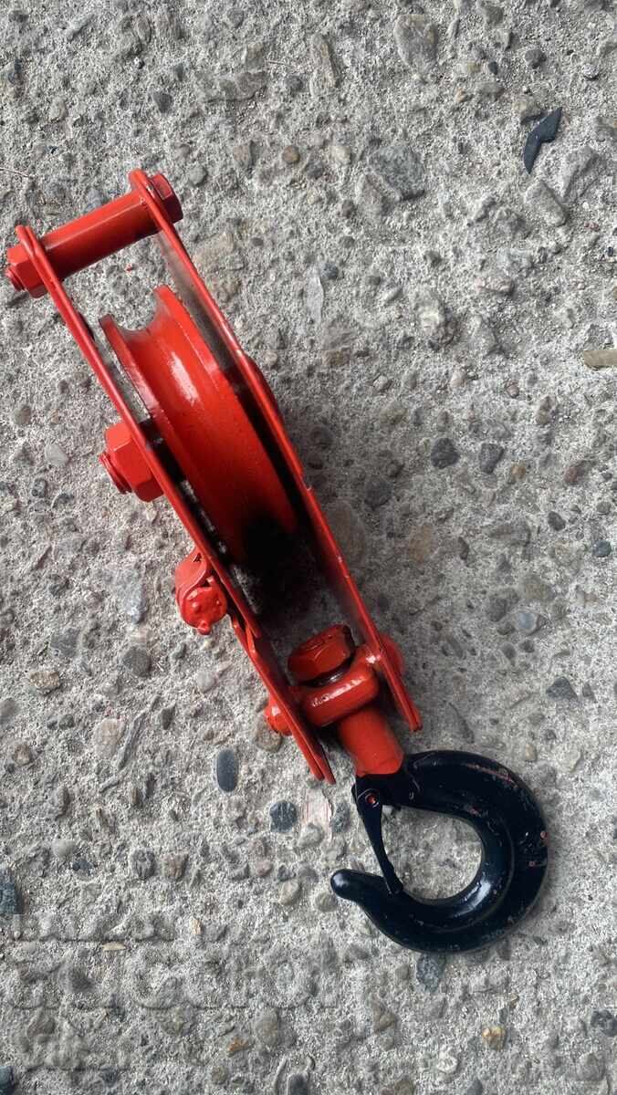 Construction pulley, enclosed with price € 13.25 | 25.91 BGN Construction pulley, enclosed with price € 13.25 | 25.91 BGN