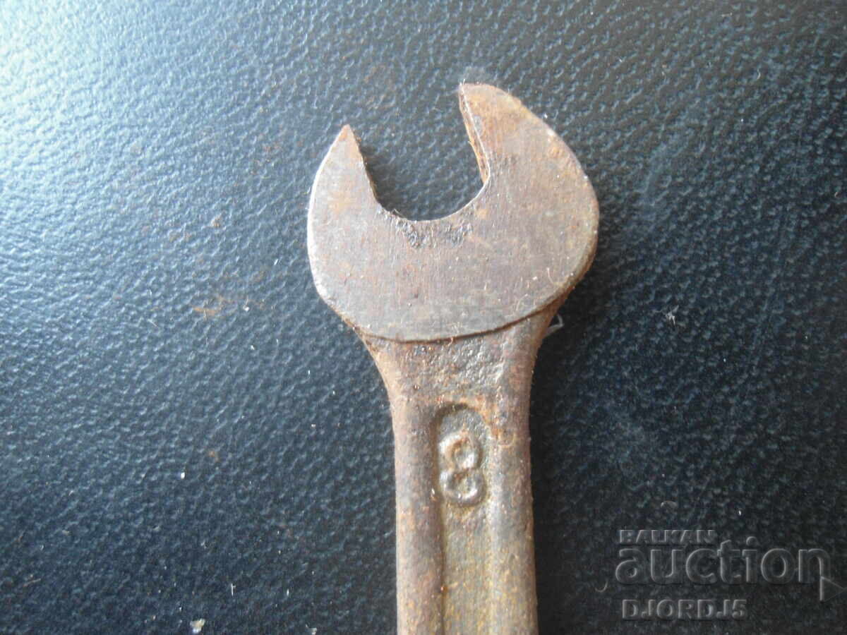 Cheie fixă veche 8-10 cu preț € 1.00 | 1.96 BGN