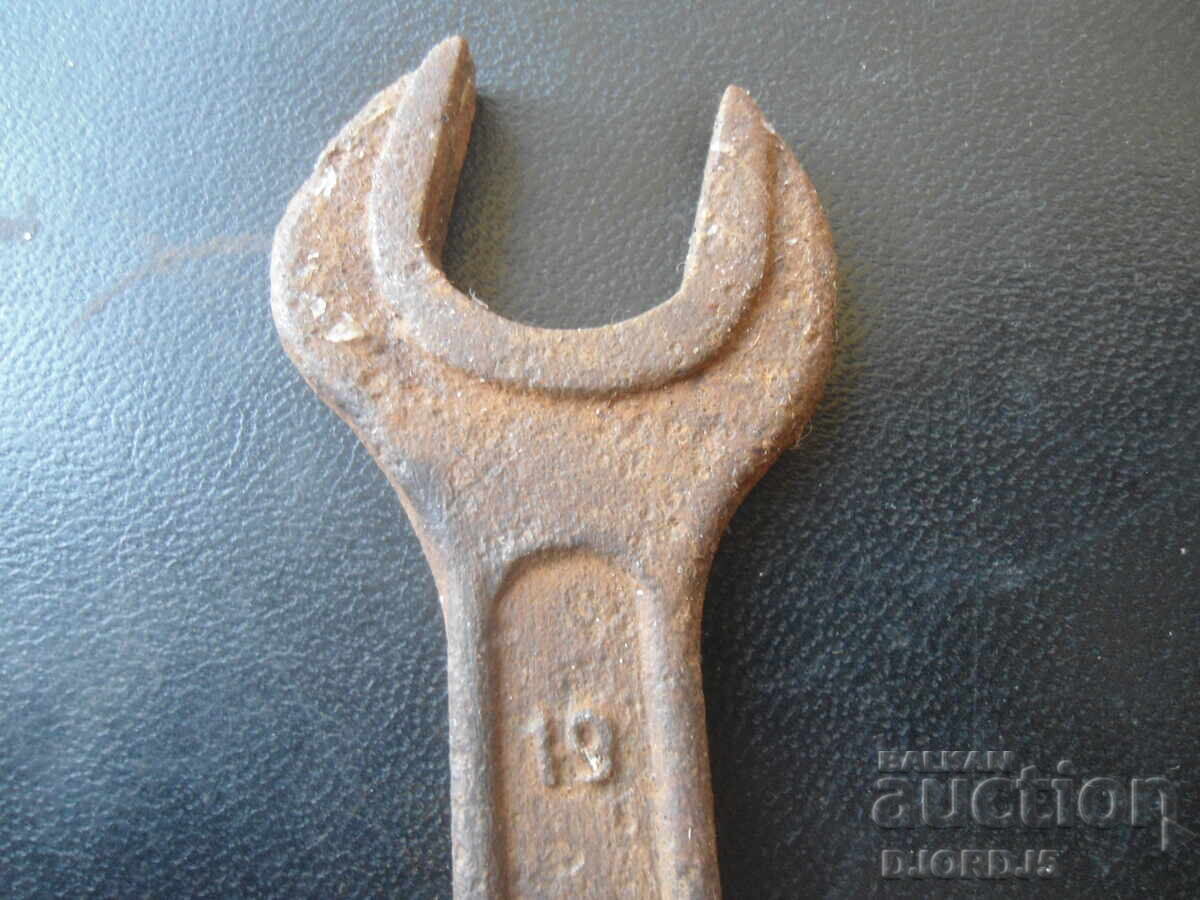 Star wrench 19-22 with price € 1.00 | 1.96 BGN