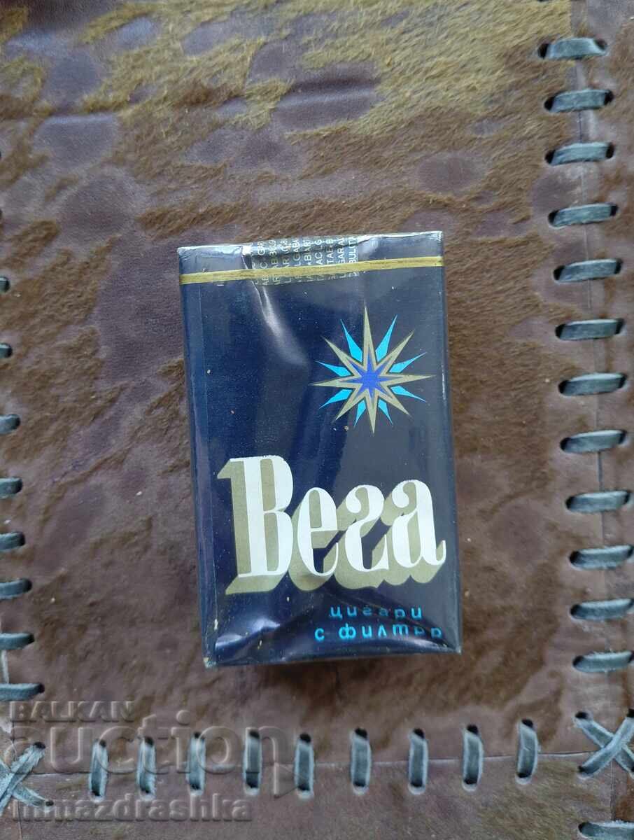 Цигари ВЕГА неотваряни за колекция с цена € 3.00 | 5.87 лв.