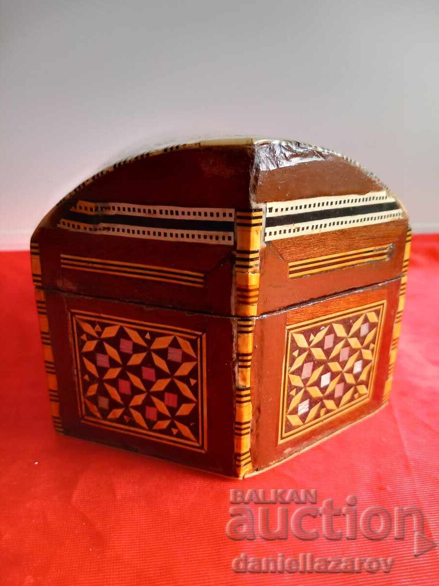 Delivery of Large Jewelry Box with Marquetry and MOTHER-OF-PEARL