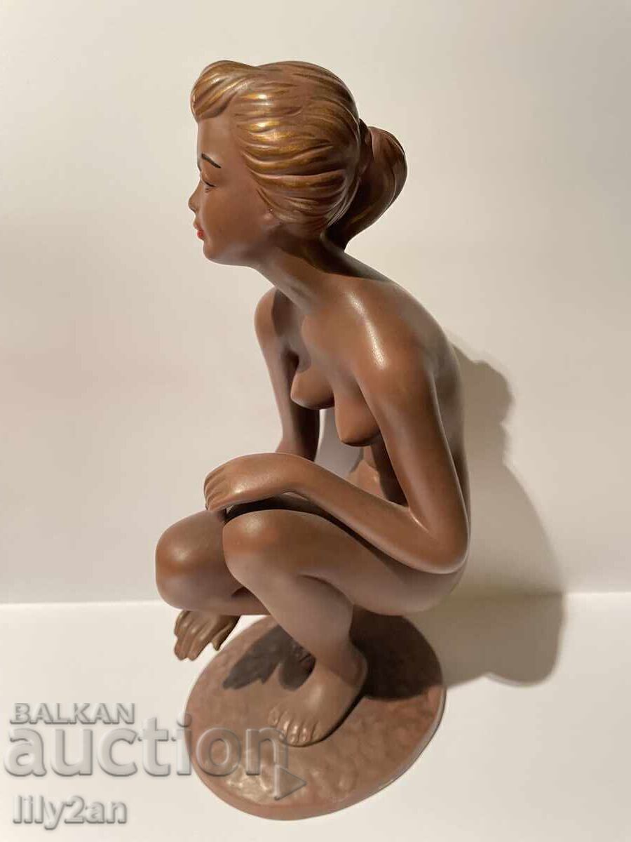 Licitație Figurină ceramică vintage pentru femei