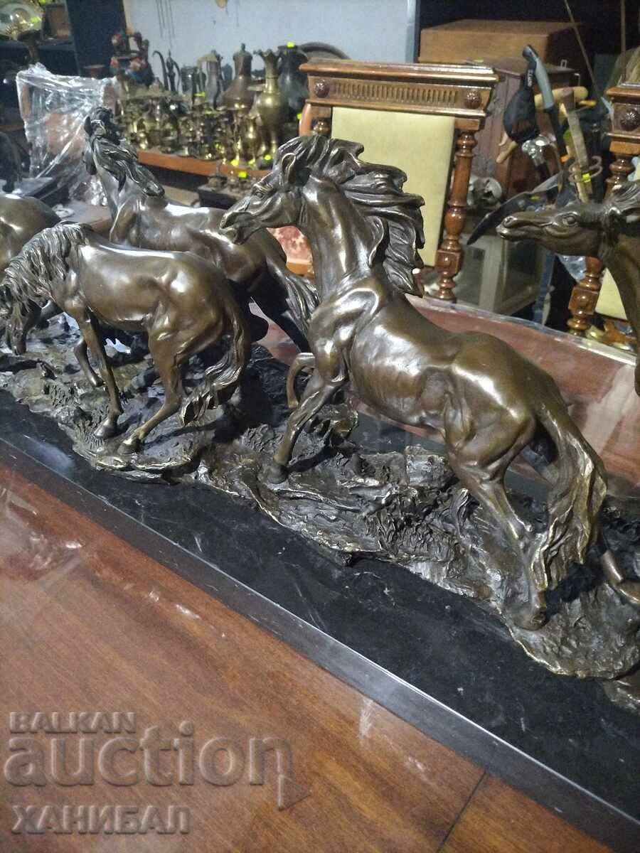 Παράδοση ΜΕΓΑΛΗ ΣΥΝΘΕΣΗ ΑΠΟ ΟΚΤΩ ΜΠΡΟΥΤΖΙΝΑ ΑΛΟΓΑ Παράδοση ΜΕΓΑΛΗ ΣΥΝΘΕΣΗ ΑΠΟ ΟΚΤΩ ΜΠΡΟΥΤΖΙΝΑ ΑΛΟΓΑ