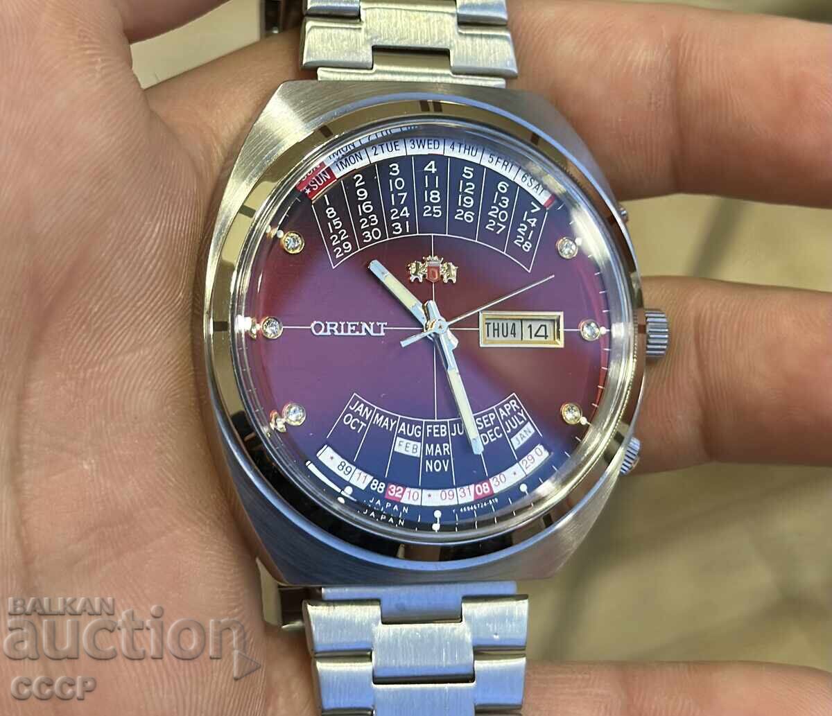 Перфектен Orient Calendar