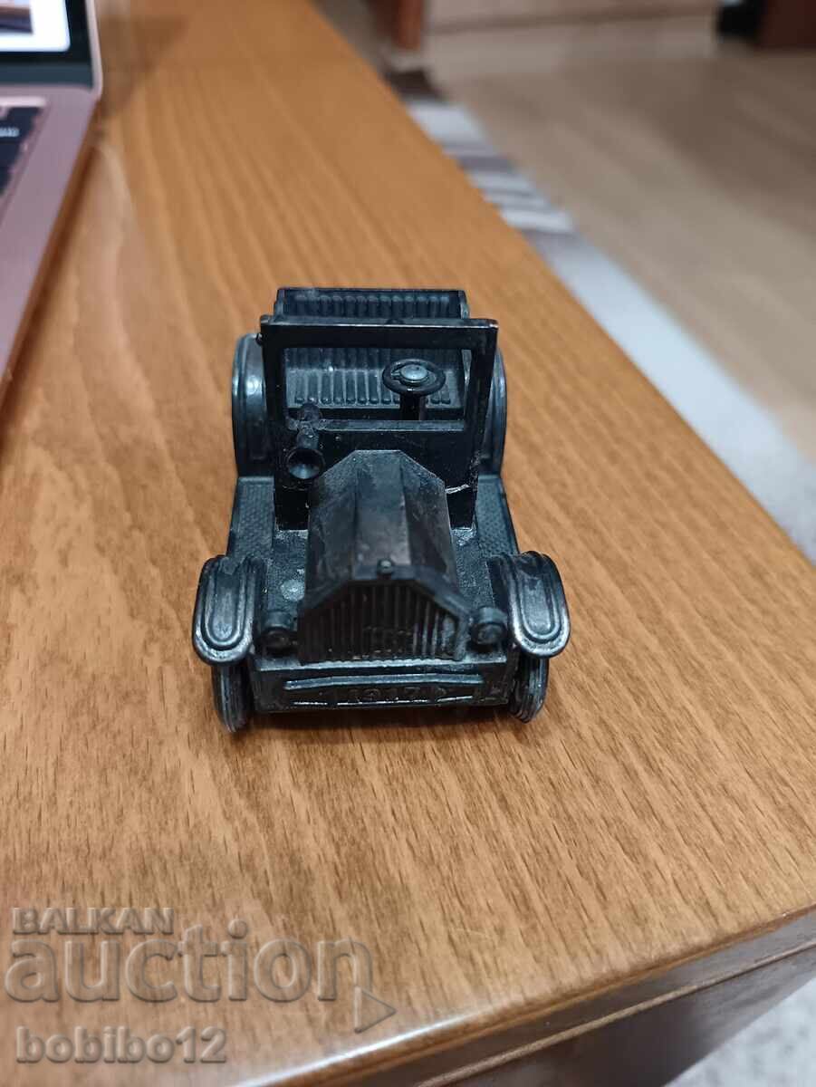 Ретро острилка количка 1917 с цена € 10.00 | 19.56 лв.