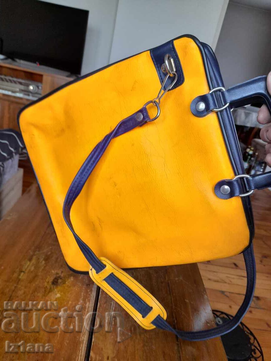 Delivery of Old school bag