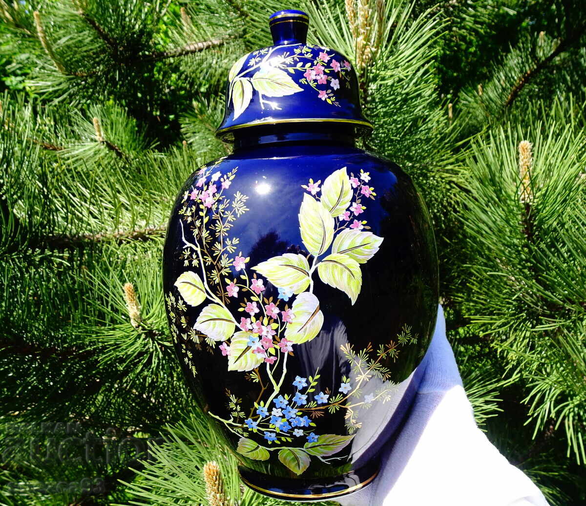 Japanese porcelain vase, urn, gold, cobalt, flowers