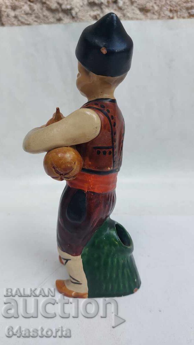 Figurină din ceramică, cimpoier, costum popular, figurină, bulgărească cu preț € 199.00 | 389.21 BGN