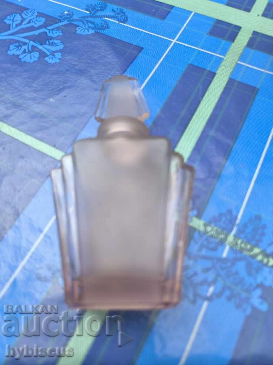Sticlă de parfum Art Deco din sticlă mată roz cu preț € 45.00 | 88.01 BGN