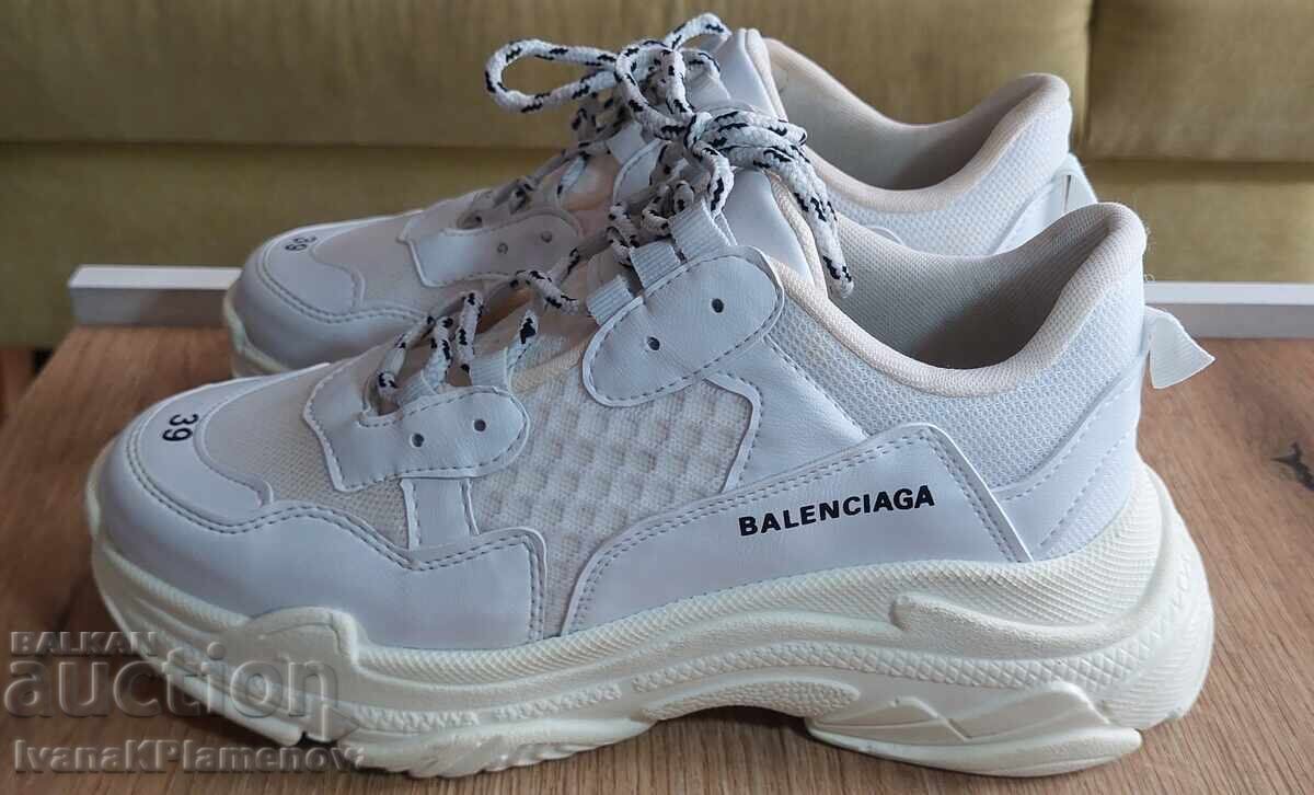 Παράδοση Γυναικεία αθλητικά παπούτσια BALENCIAGA νούμερο 39 σε άριστη κατάσταση