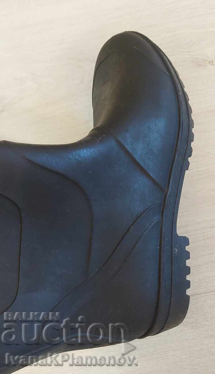 Auction  New rubber boots size 45