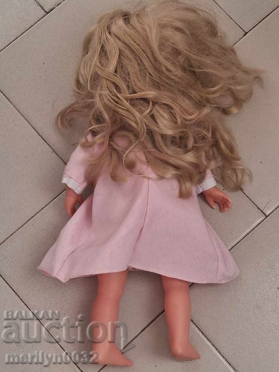 Delivery of Old doll, children's toy