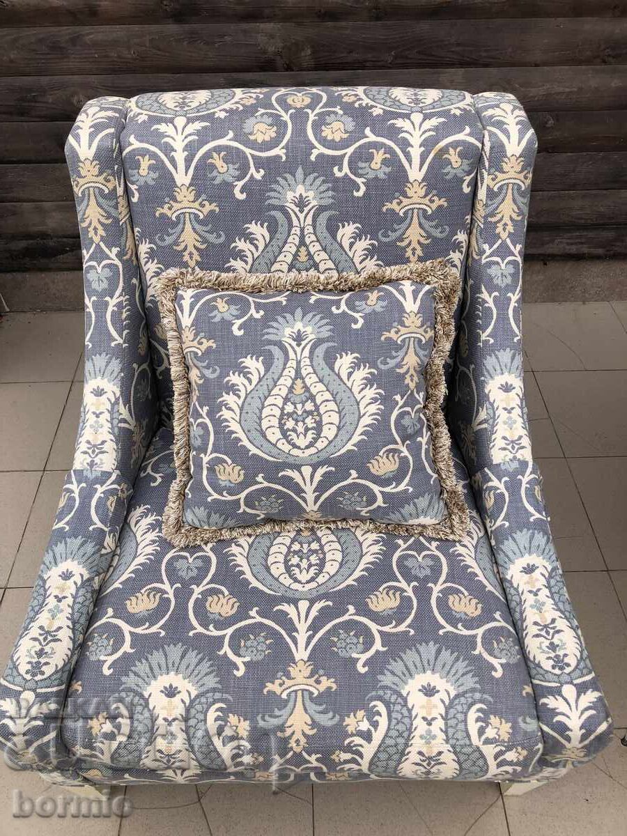 фотьойл от "Lillian August" Dudley 32" Wide Armchair с цена € 300.00 | 586.75 лв.