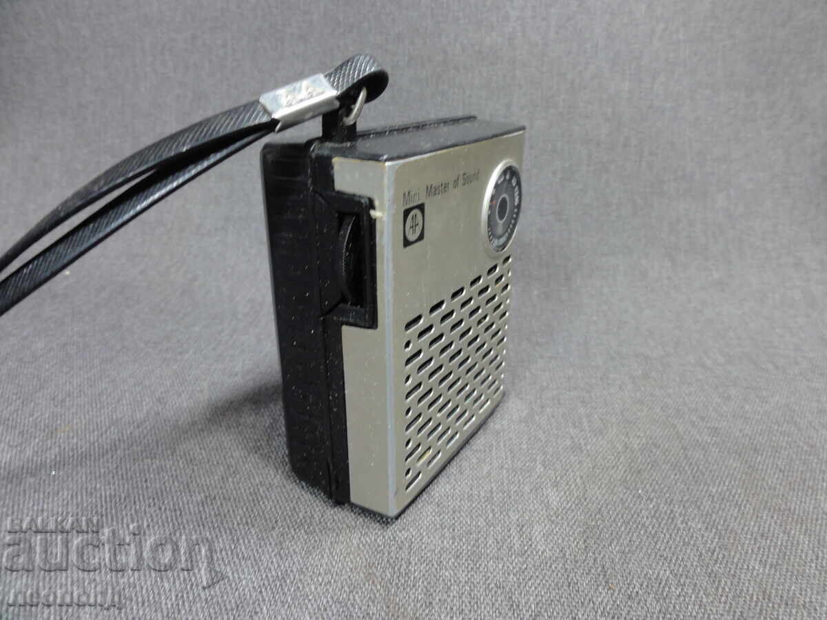 Licitație BZC STAR RETRO TRANZISTOR RADIO MINI MASTER OF SOUND H.K