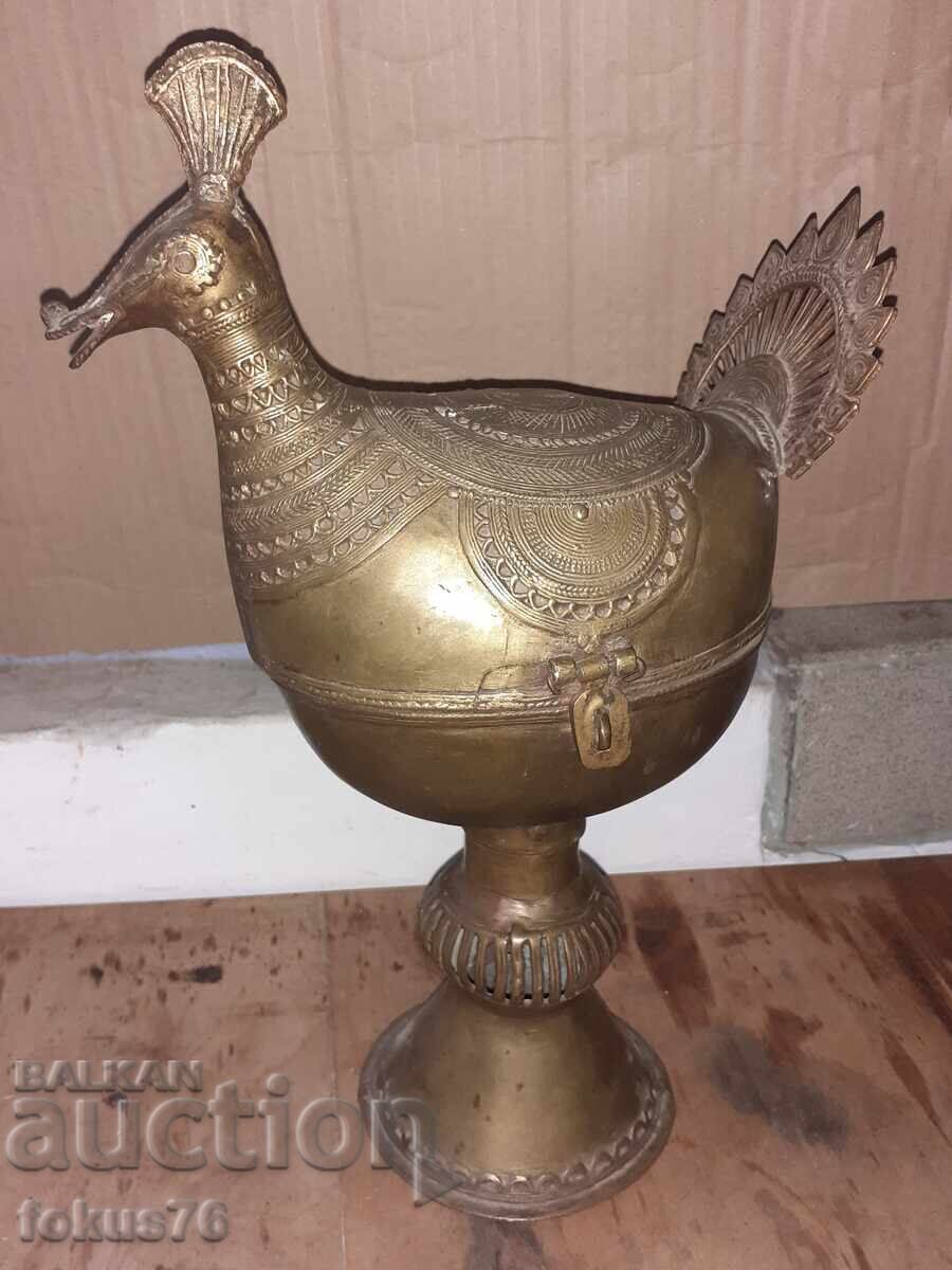Παλιό ισλαμικό κουτί για τιμαλφή σε σχήμα παγωνιού από μπρούντζο με τιμή € 200.00 | 391.17 BGN