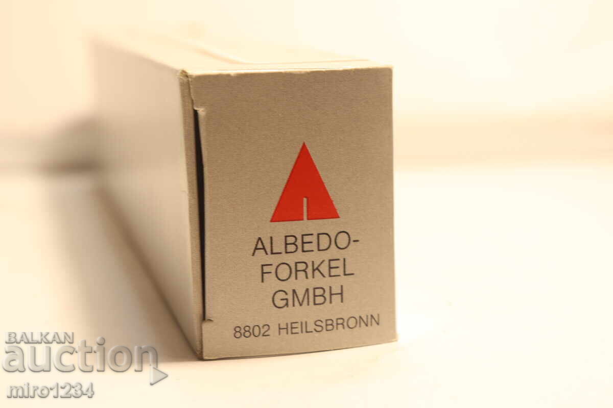 Delivery of 1/87 ALBEDO MERCEDES BENZ TRUCK MODEL CAR