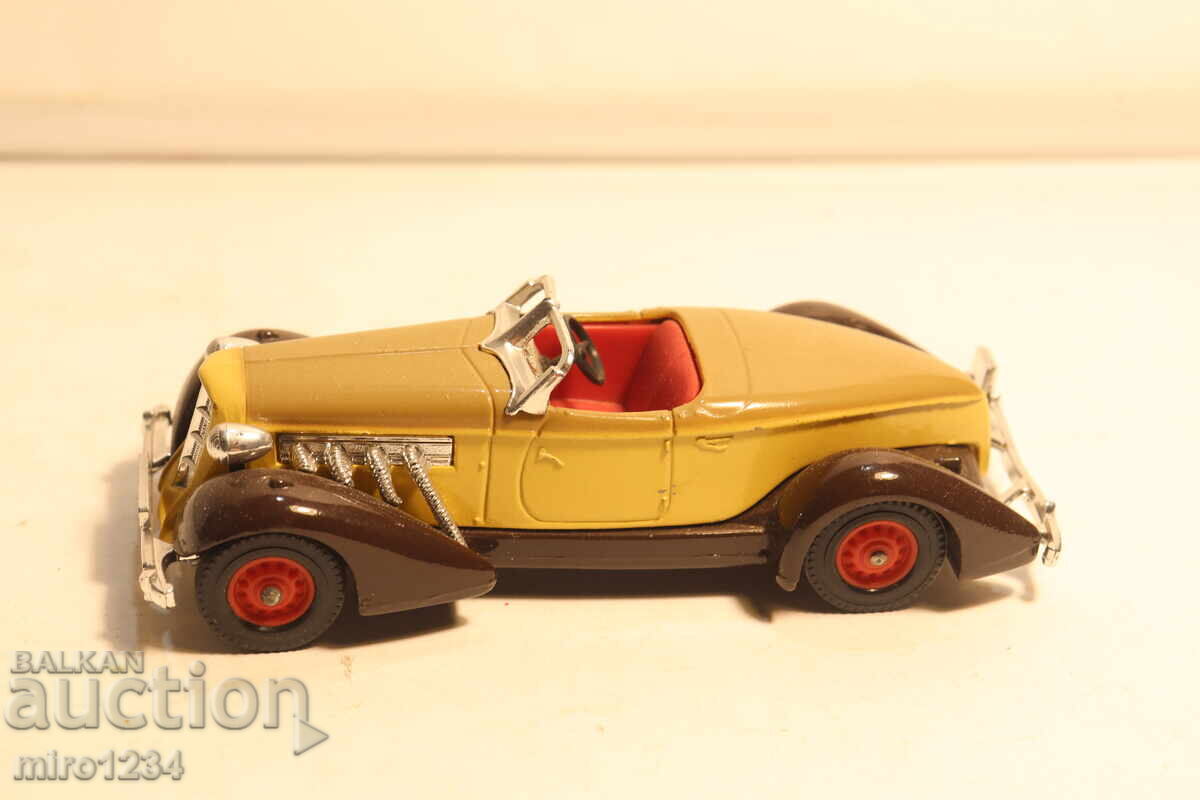 MAȘINUȚĂ JUCĂRIE MATCHBOX 1/43 MODEL RETRO cu preț € 6.86 | 13.42 BGN