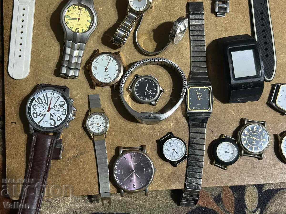 Auction Lot of 40 watches Auction Lot of 40 watches
